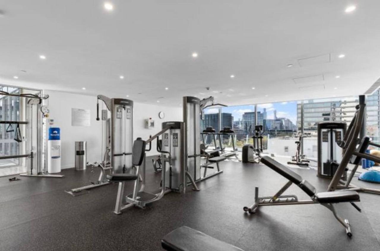The Fawkner Apartment Bay-View Pool/Gym Free Parking เมลเบิร์น ภายนอก รูปภาพ